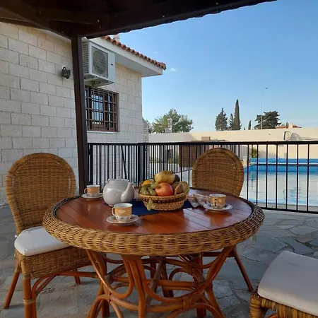 别墅 4 Bd Villa By Golden Bay Beach In Pyla 皮拉