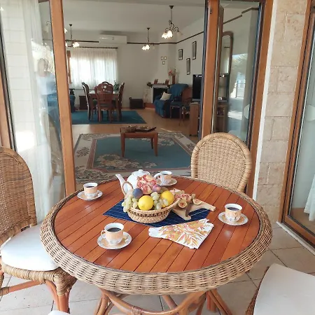 4 Bd Villa By Golden Bay Beach In Pyla 别墅