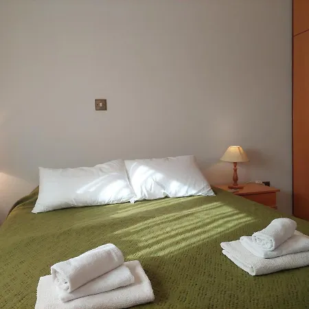 4 Bd Villa By Golden Bay Beach In Pyla 别墅
